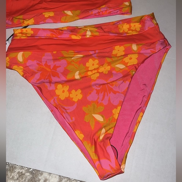 Beach Riot bikini set - Picture 2 of 9